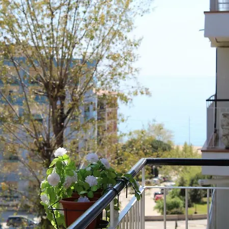 Felipe Apartment *